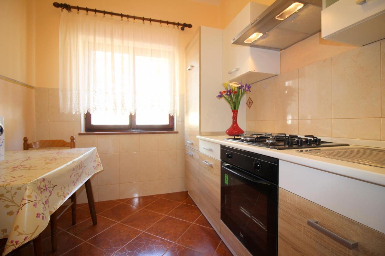 Apartment Liliana Near Beach Poreč Kültér fotó